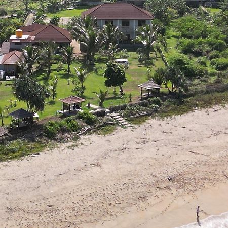 Mama Nings Beach Hotel Sekongkang Exterior photo